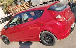 هیوندای ئەکسنت هاچباک